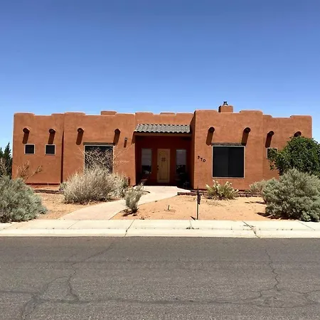 Spacious Home Page Exterior photo