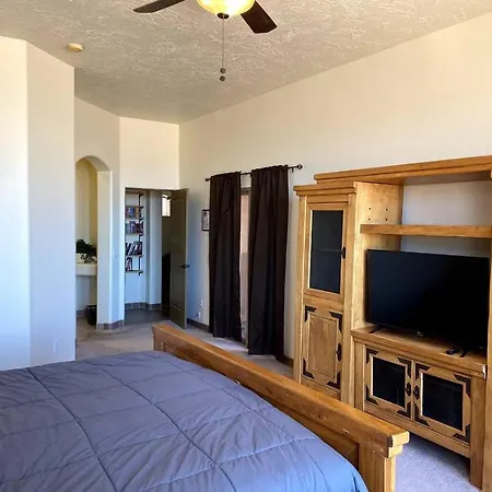 Spacious Home Page Exterior photo