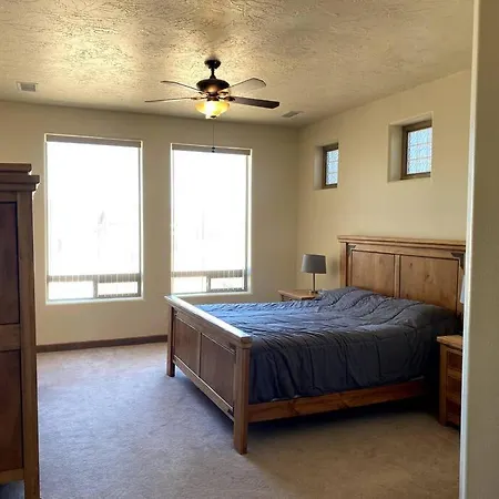 Spacious Home Page Exterior photo